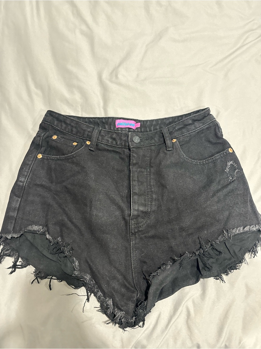 EDIKTED Vintage-Inspired Black Distressed High-Waist Women’s Shorts